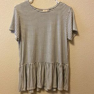 White/black striped T shirt, size M